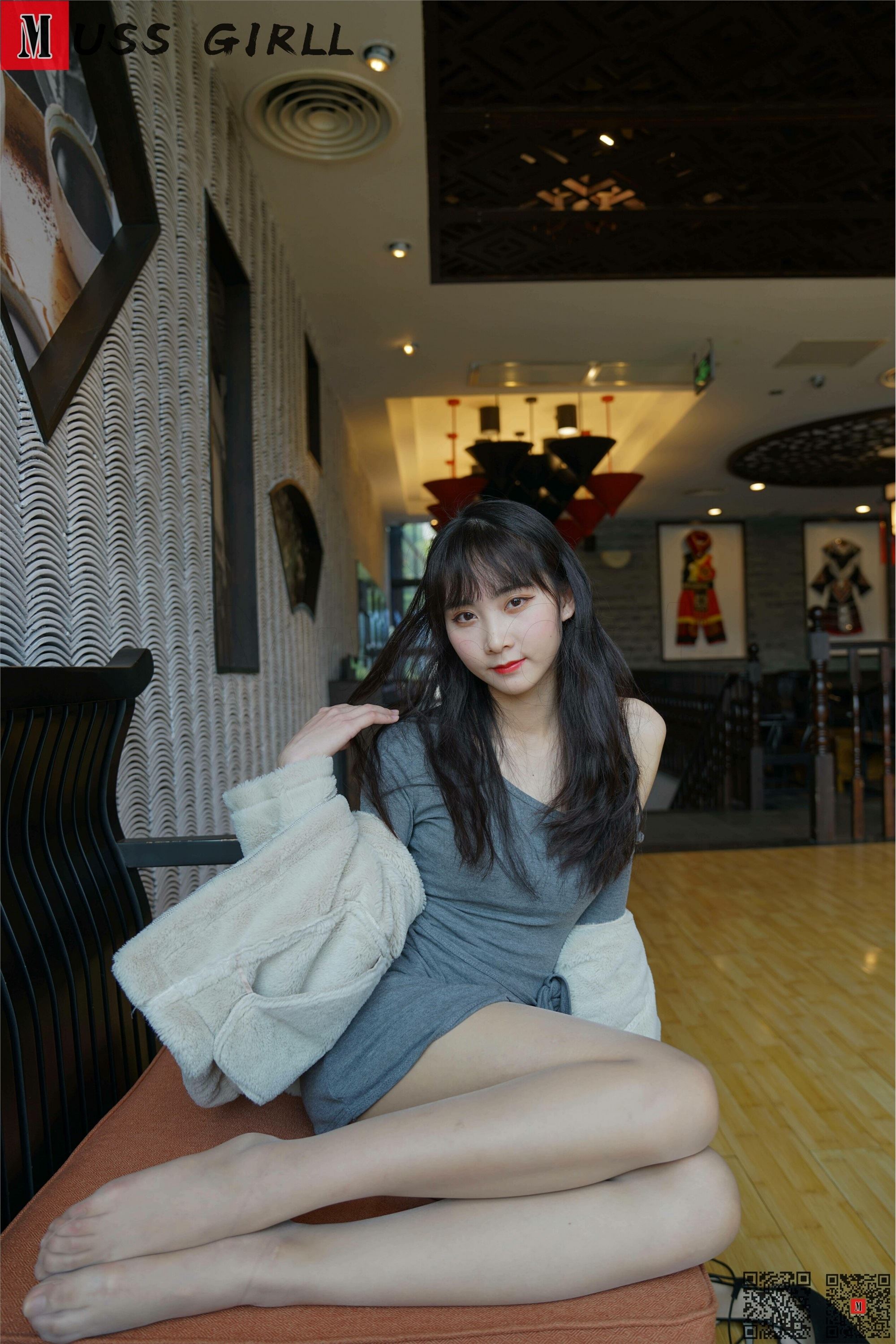 MussGirl慕丝女郎  NO.162 沙发肉丝包臀裙